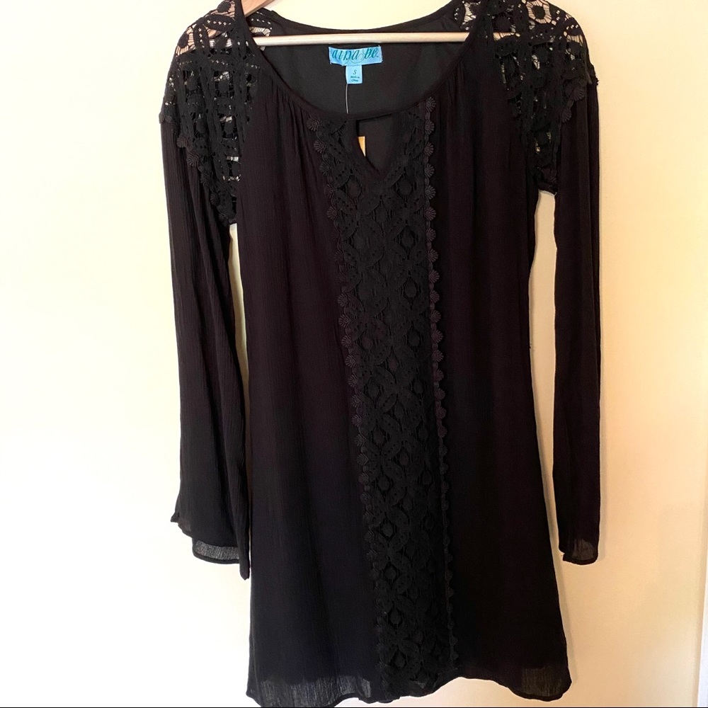 Francescas Black Lace Bell Sleeve Mini Dress